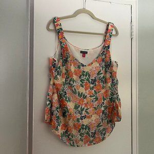 Vince Camuto Floral Top!
